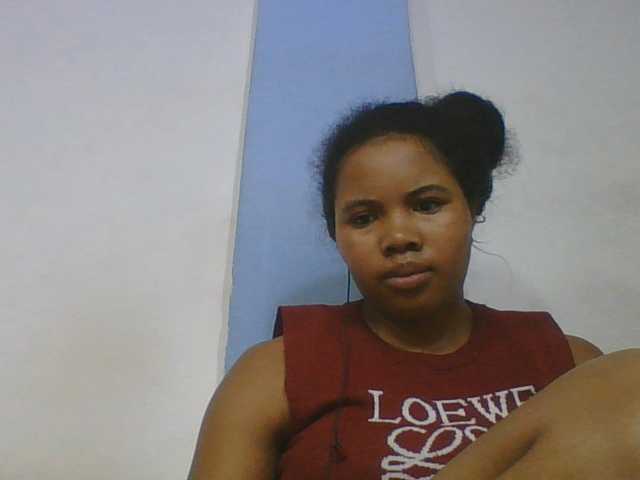 Juliah1a live cam on BongaCams