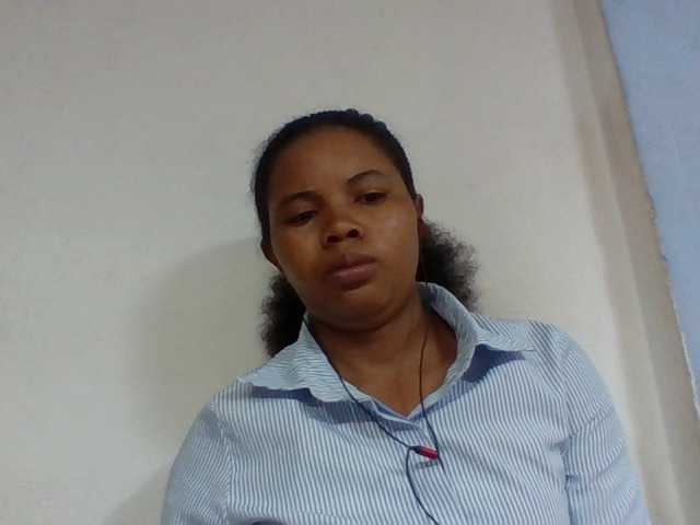 Juliah1a live cam on BongaCams