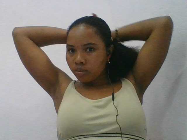 Juliah1a live cam on BongaCams