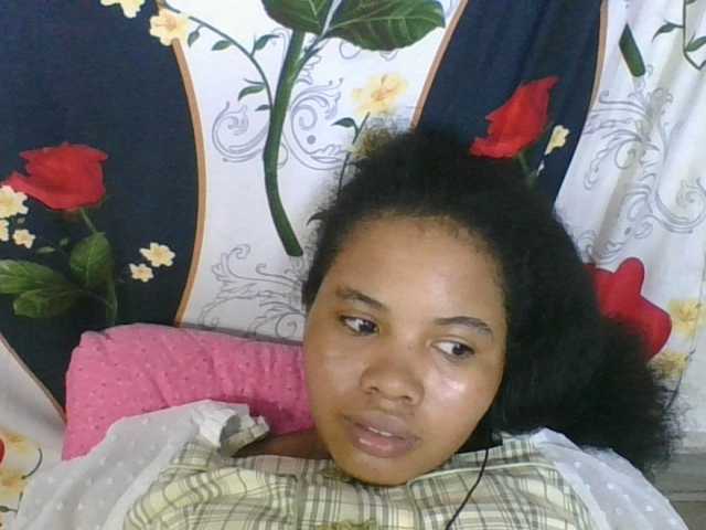 Juliah1a live cam on BongaCams