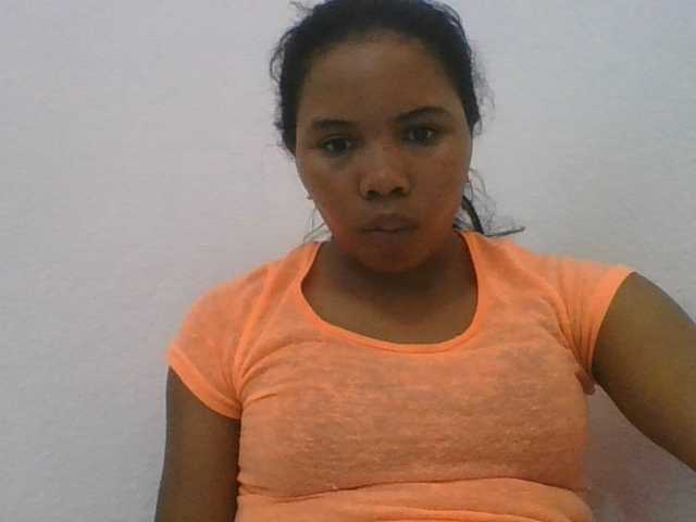 Juliah1a live cam on BongaCams