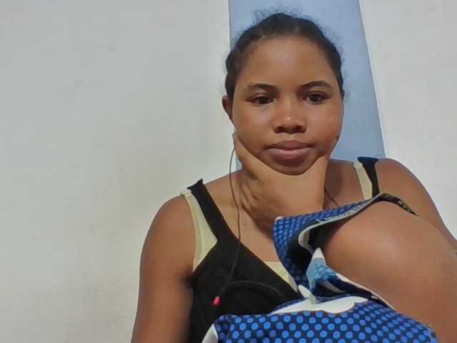 Juliah1a live cam on BongaCams