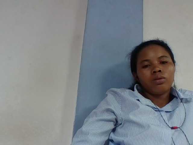 Juliah1a live cam on BongaCams