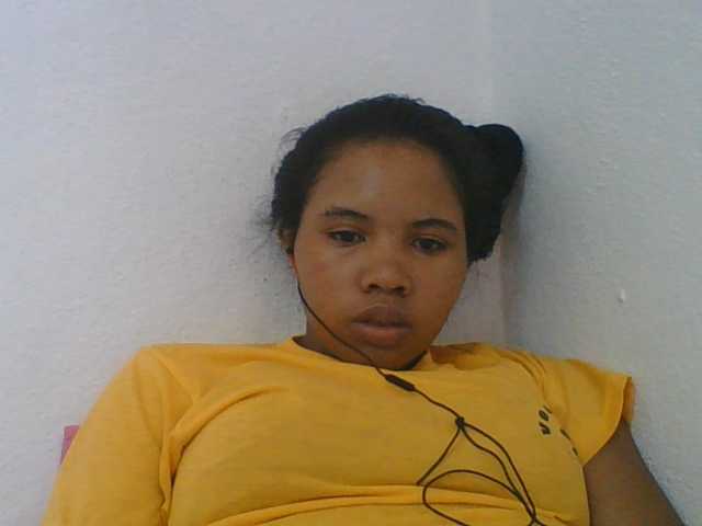 Juliah1a live cam on BongaCams