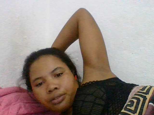 Juliah1a live cam on BongaCams