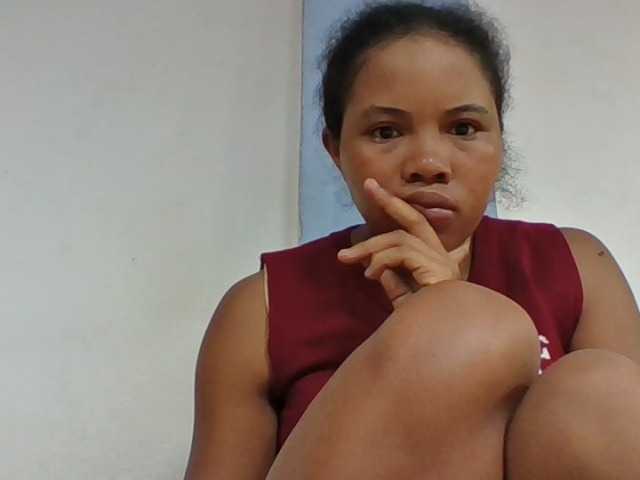 Juliah1a live cam on BongaCams