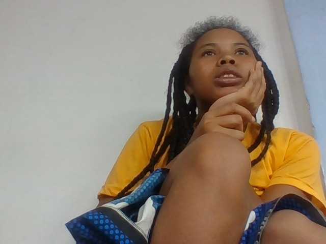 Juliah1a live cam on BongaCams