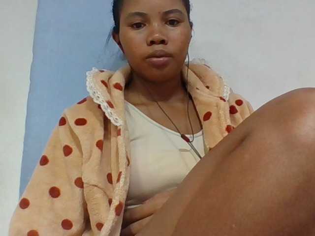 Juliah1a live cam on BongaCams