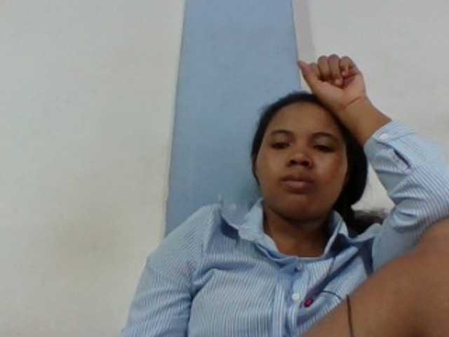 Juliah1a live cam on BongaCams