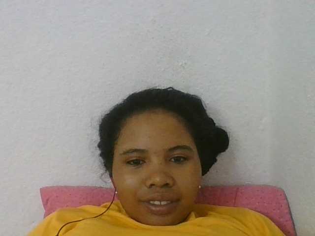 Juliah1a live cam on BongaCams