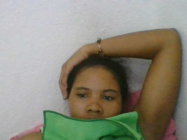 Juliah1a live cam on BongaCams