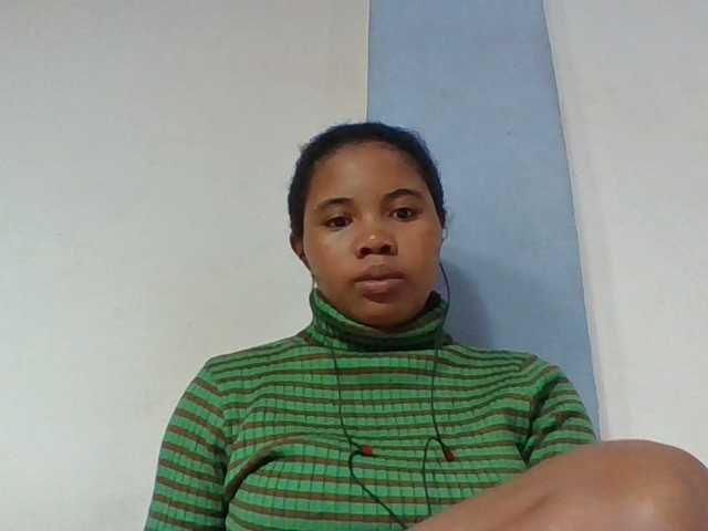 Juliah1a live cam on BongaCams