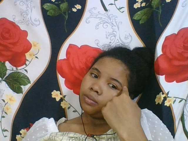 Juliah1a live cam on BongaCams