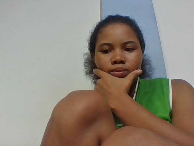 Juliah1a live cam on BongaCams