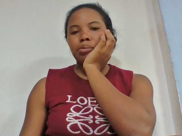 Juliah1a live cam on BongaCams
