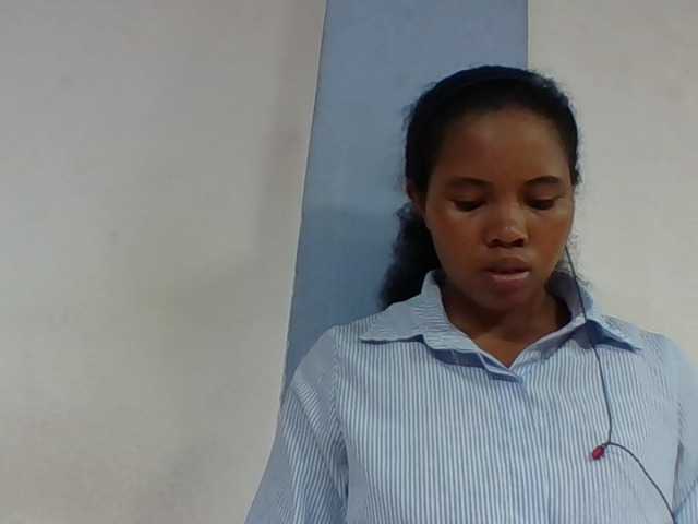 Juliah1a live cam on BongaCams