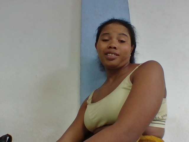 Juliah1a live cam on BongaCams