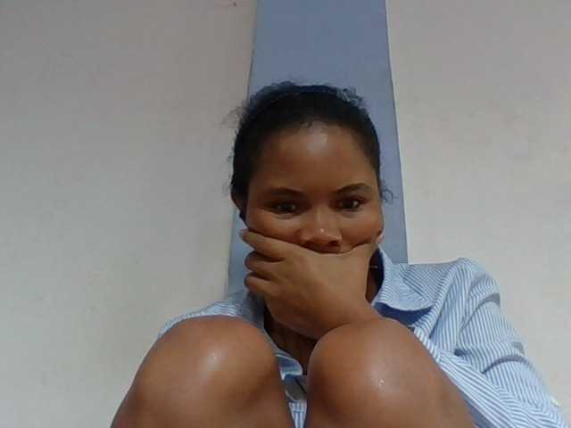 Juliah1a live cam on BongaCams