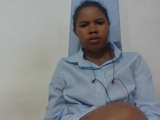 Juliah1a live cam on BongaCams