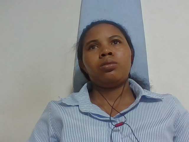 Juliah1a live cam on BongaCams