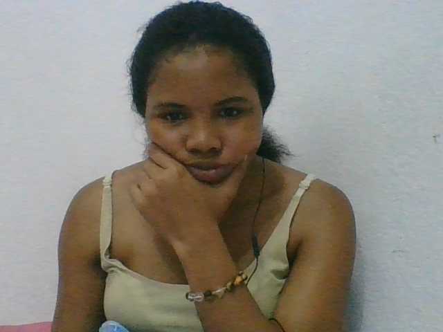 Juliah1a live cam on BongaCams