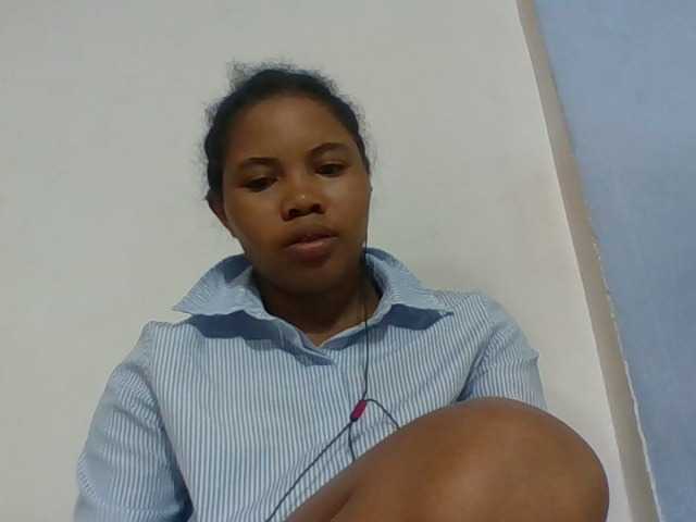 Juliah1a live cam on BongaCams