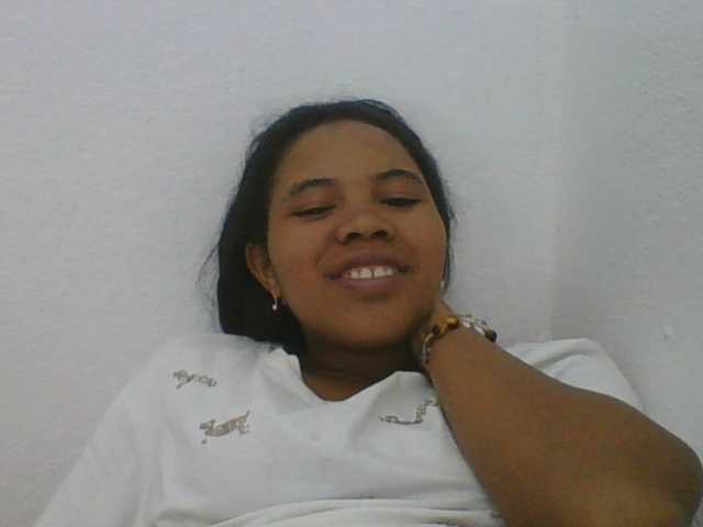 Juliah1a live cam on BongaCams