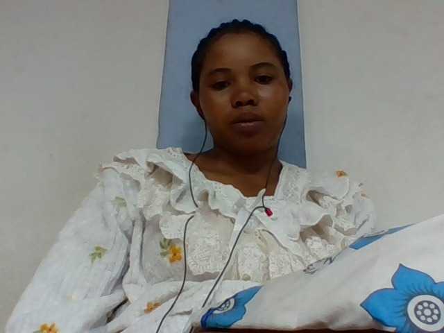 Juliah1a live cam on BongaCams