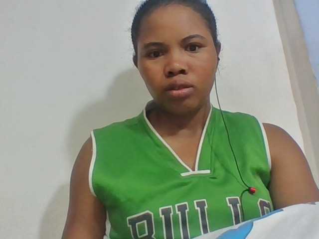 Juliah1a live cam on BongaCams