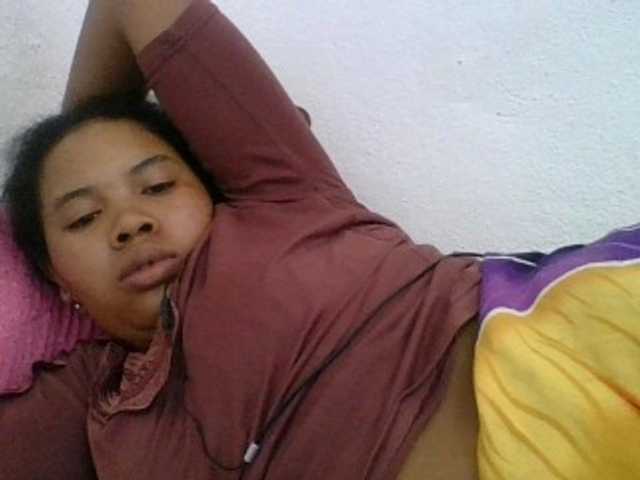 Juliah1a live cam on BongaCams