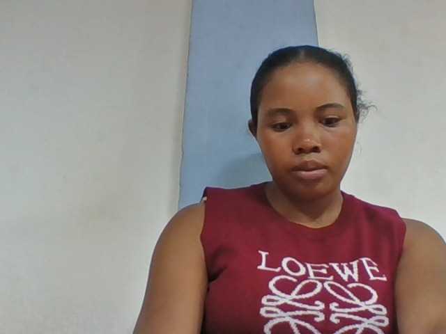 Juliah1a live cam on BongaCams