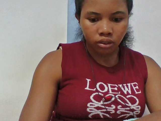 Juliah1a live cam on BongaCams