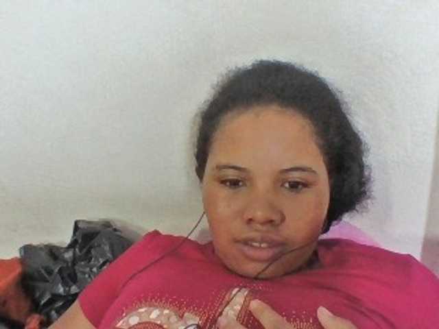 Juliah1a live cam on BongaCams