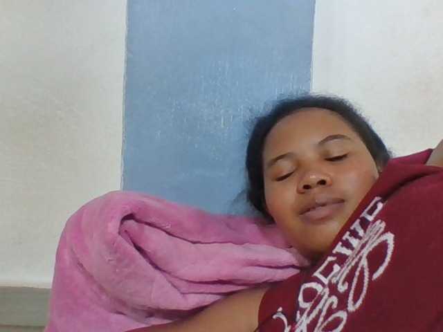 Juliah1a live cam on BongaCams