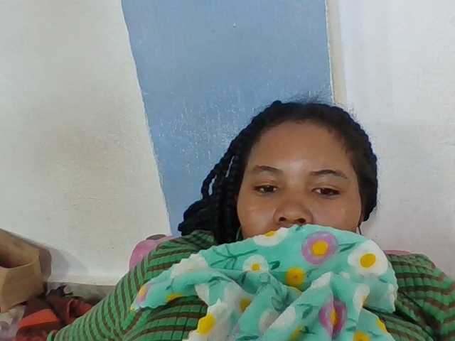 Juliah1a live cam on BongaCams