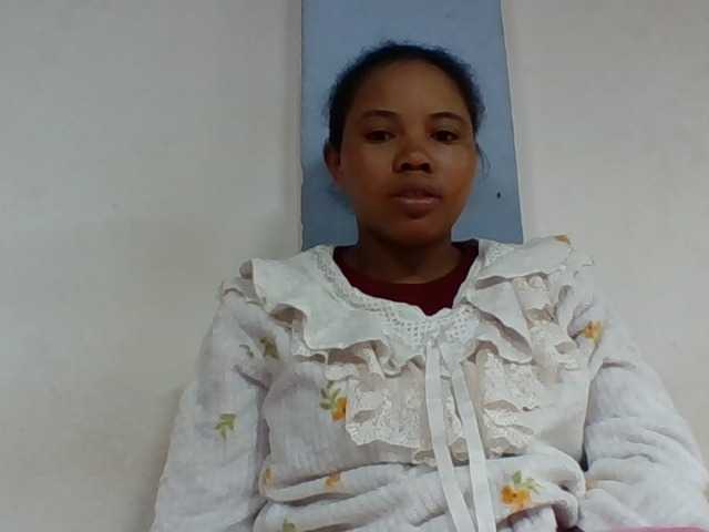Juliah1a live cam on BongaCams