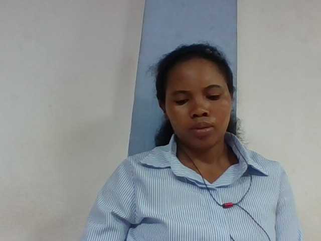 Juliah1a live cam on BongaCams