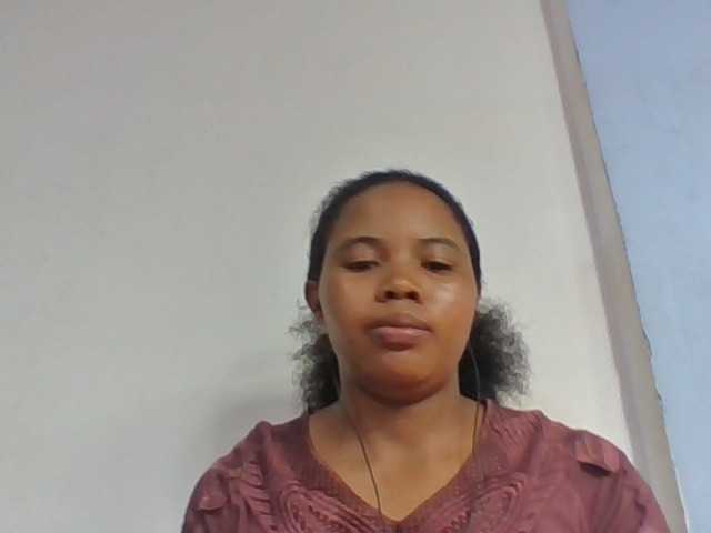 Juliah1a live cam on BongaCams