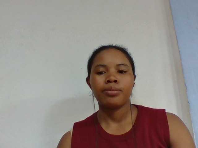 Juliah1a live cam on BongaCams