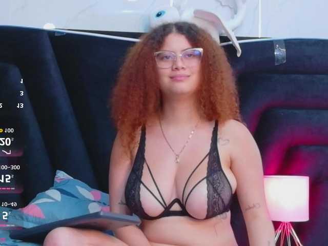 HoneyHips live cam on BongaCams