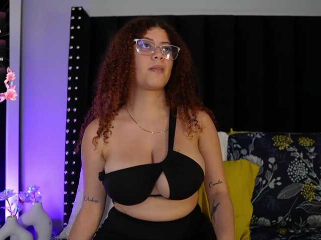 HoneyHips live cam on BongaCams