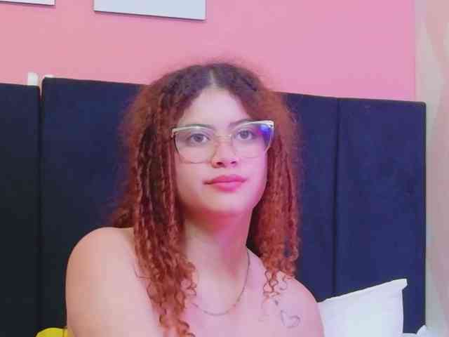 HoneyHips webcam