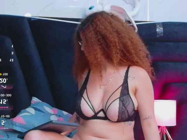HoneyHips webcam
