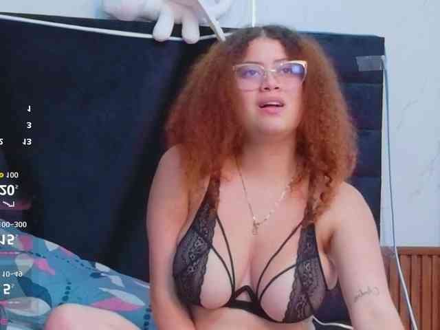 HoneyHips webcam