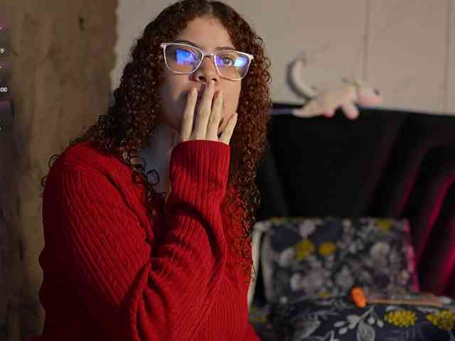 HoneyHips webcam
