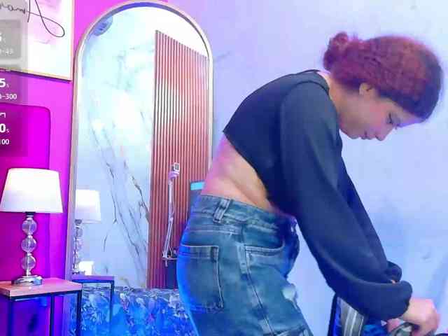 HoneyHips webcam