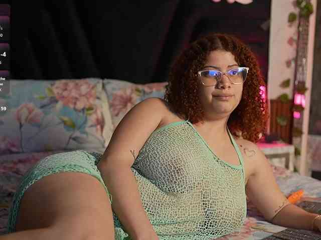 HoneyHips webcam