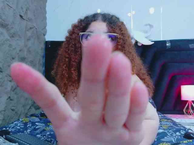 HoneyHips webcam