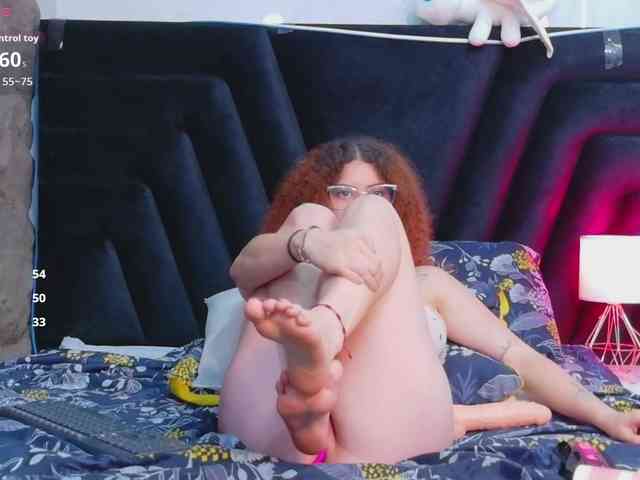HoneyHips webcam