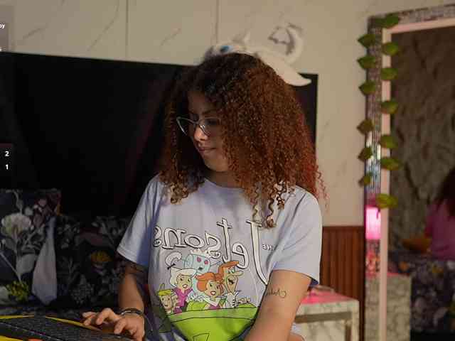 HoneyHips webcam